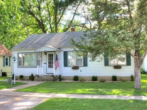 311 S Wood St, Gibson City, IL 60936
