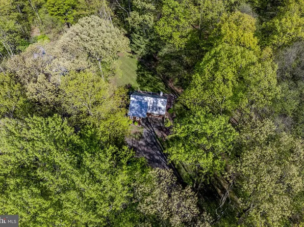 1522 Hilltop Rd, Mohnton, PA 19540