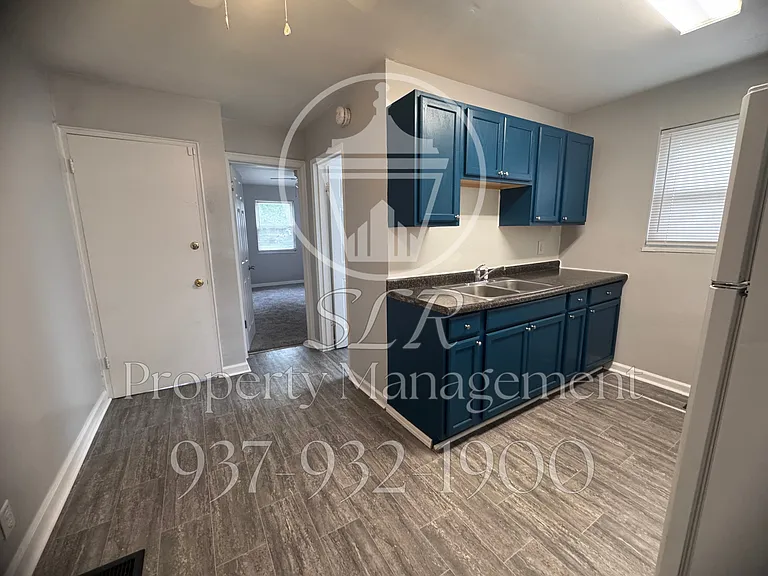 420 E Siebenthaler Ave #2 — Photo 5