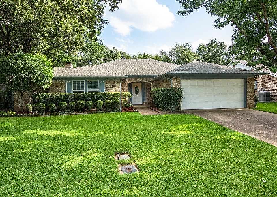 1st image of 129 Marseille Dr