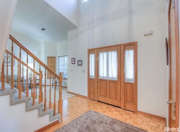 4th image of 5941 Blackstone Dr