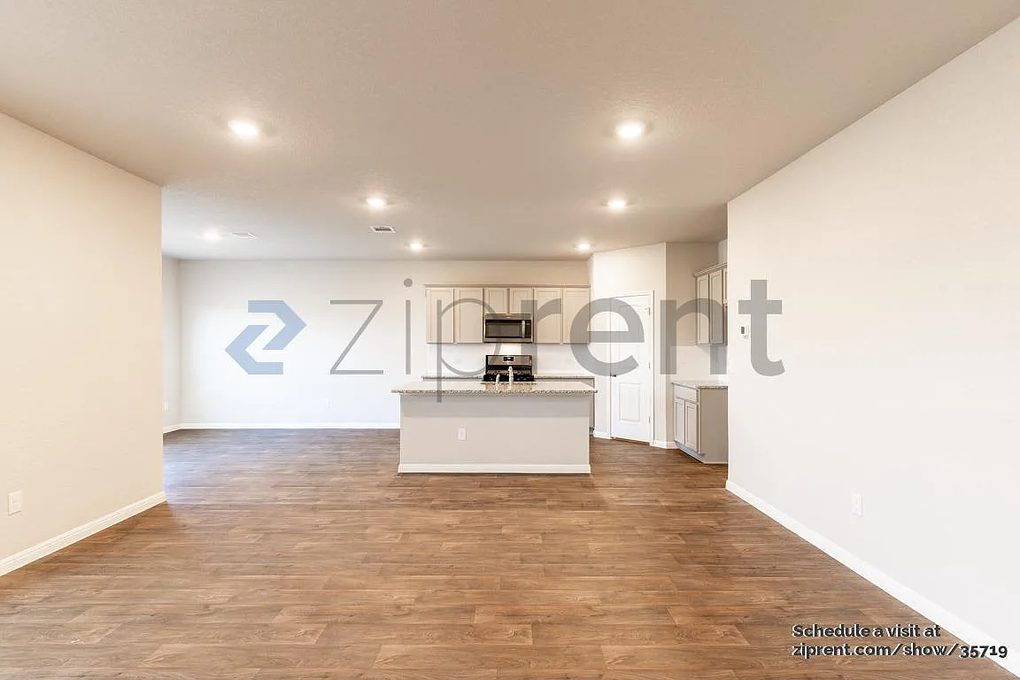4 bed, 2509 sqft, $2,400 — Photo 3