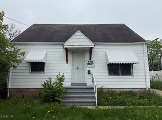 17002 Ridgeton Dr, Cleveland, OH 44128