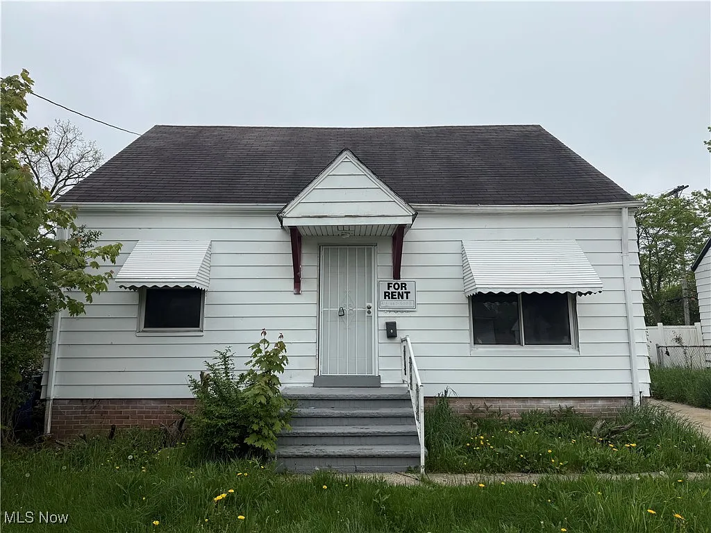 17002 Ridgeton Dr photo 1