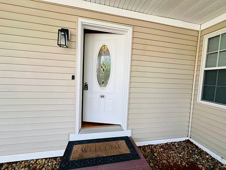 18 Dale St #8B — Photo 3