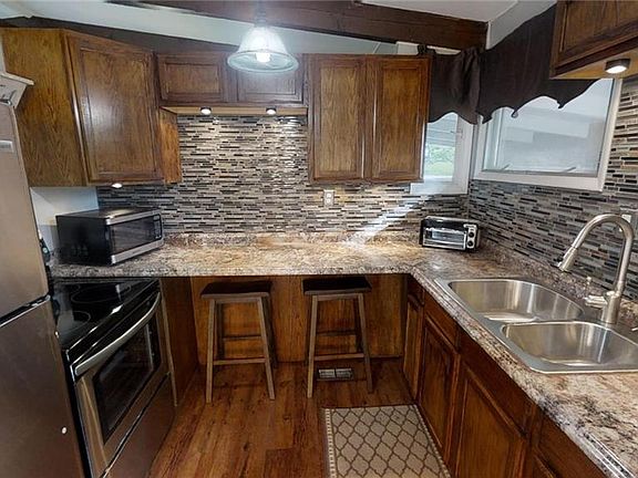 5th image of 571 Kingswood Dr E