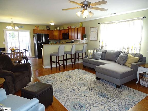 3rd image of 62 Maravista Ave