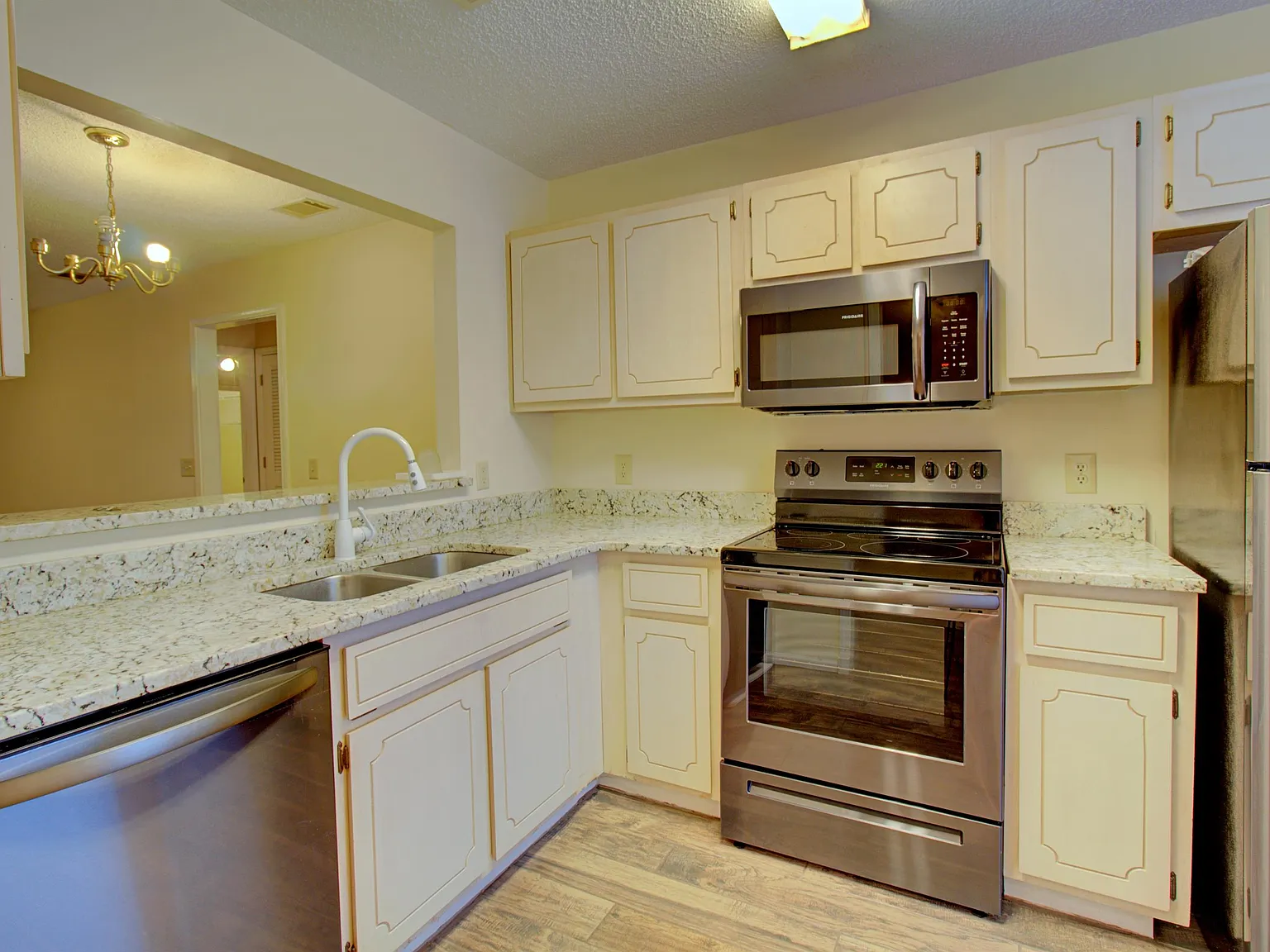 910 Brett Drive #75 - 1 — Photo 2