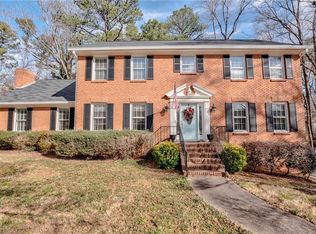 586 Daisy Nash Dr, Lilburn, GA 30047