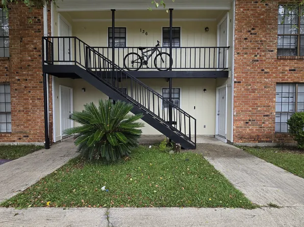 138 Hummingbird Ln, Lafayette, LA 70506