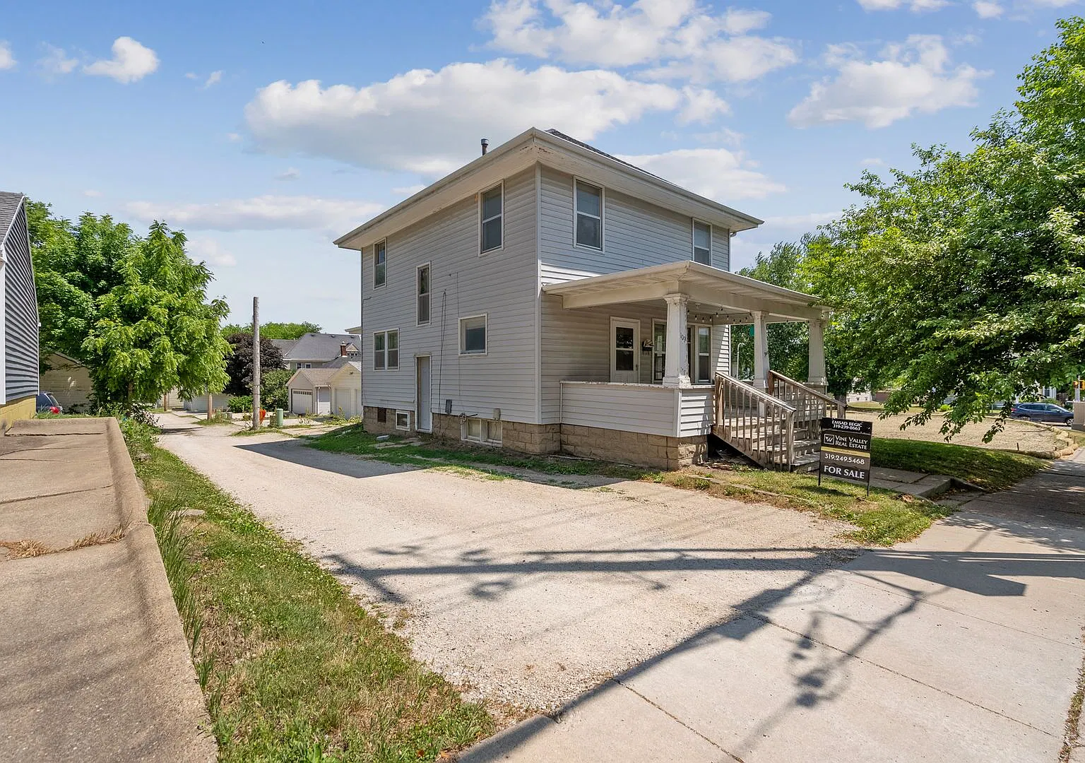 109 W 12th St - Cedar Falls — Photo 2