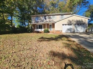 8407 Strider Dr, Charlotte, NC 28212