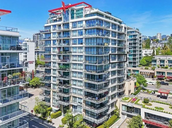 162 Victory Ship Way #803, North Vancouver, BC V7L 0B1