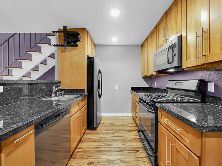 1395 Lyon St #4 — Photo 2