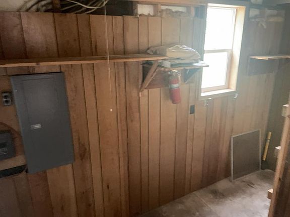 2nd image of 6556 Pine St