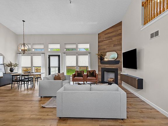 2nd image of 543 Tall Oaks Dr