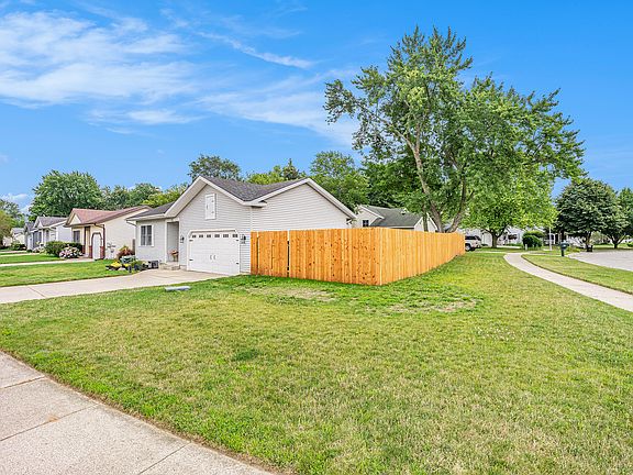 2nd image of 2856 Beechridge Dr