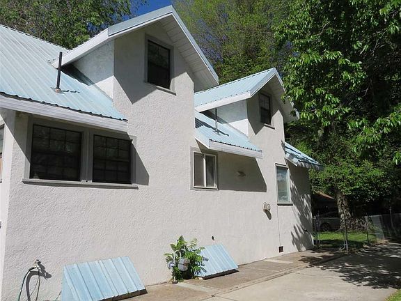 3rd image of 240 Martha St