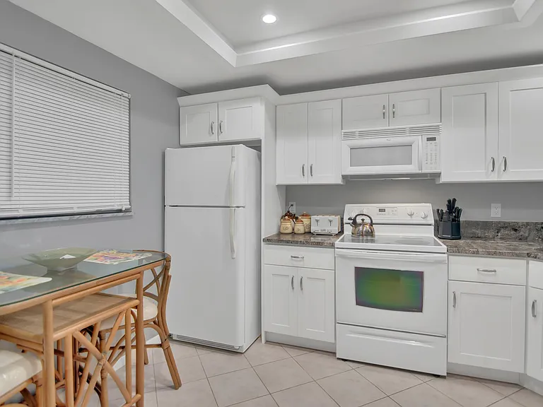 3939 Ocean Dr #307C — Photo 5