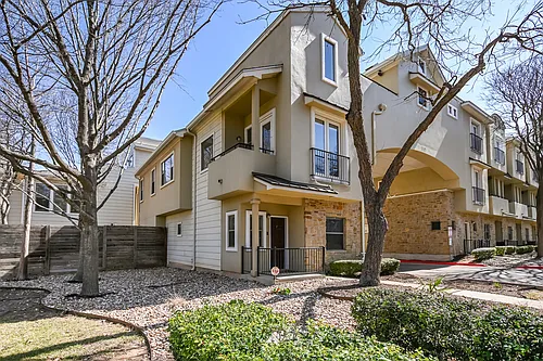 1115 Kinney Ave #1 Photo 1