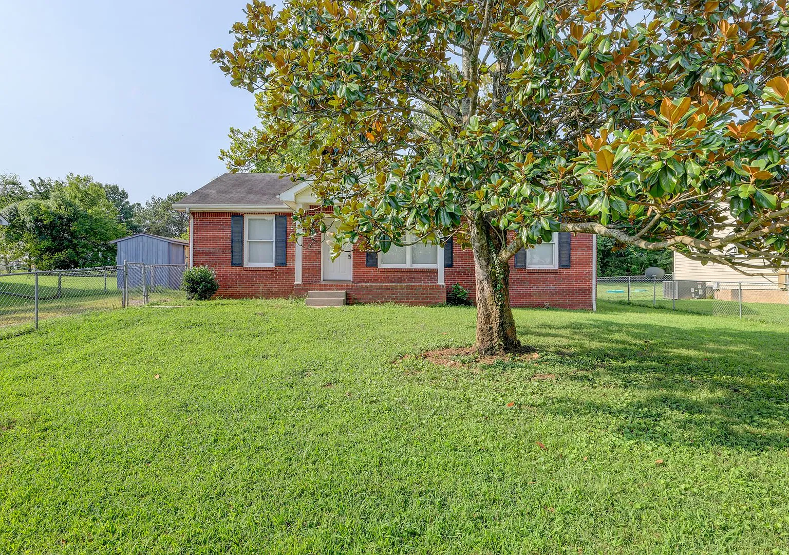 Sweet 3 Bed 2 Bath In Perfect Location At Perfect Price. — Photo 1