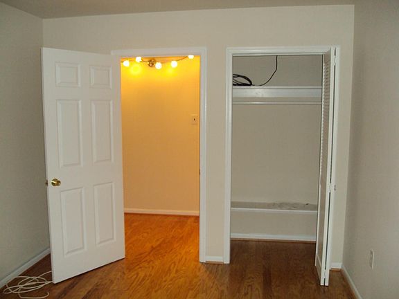 5th image of 10401 Grosvenor Pl APT 526