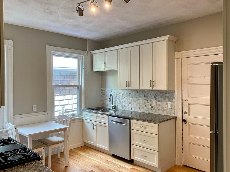 New Kitchen with granite countertops
