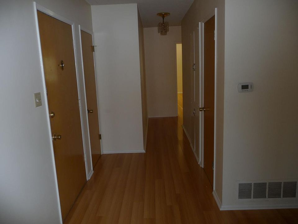 2nd image of 5827 S Kings Rd