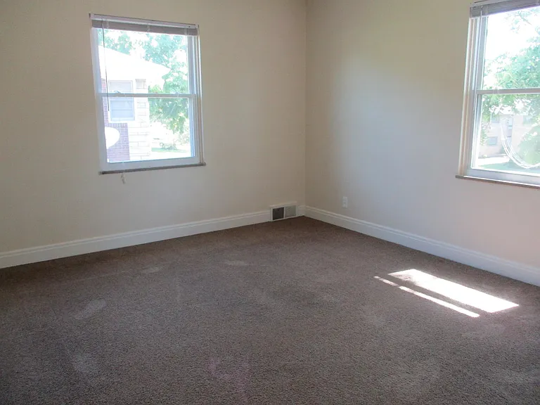 2506 Gladstone Cir #202 — Photo 5
