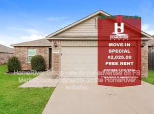 10304 Hidden Village Dr, Oklahoma City, OK 73120