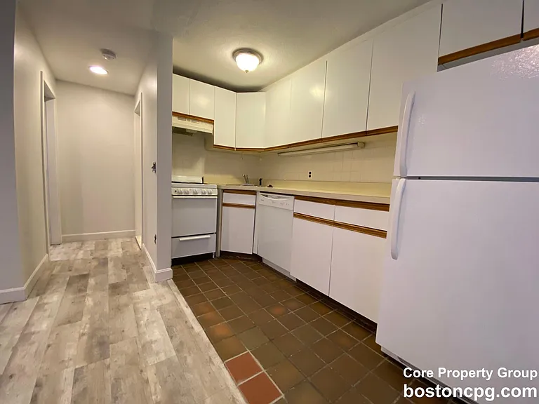 48 Phillips St #A — Photo 4