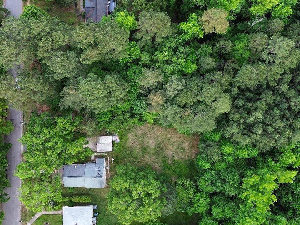 2nd image of 212 Barnhill St