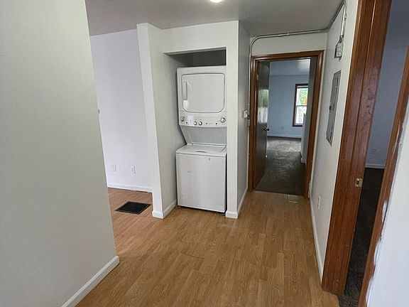 3rd image of 412 N Washington St APT 1