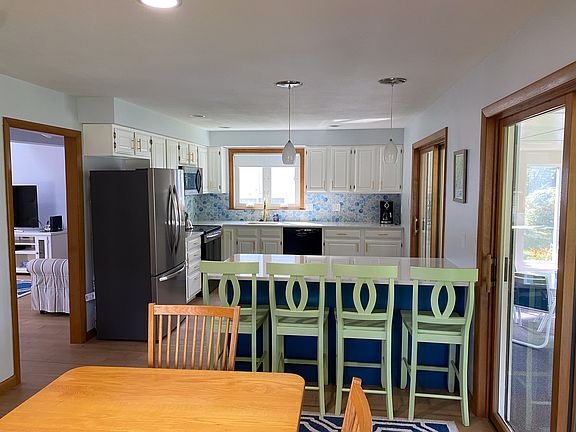 Kitchen+Peninsular Eating