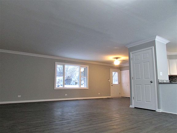 5th image of 37005 N Grandwood Dr