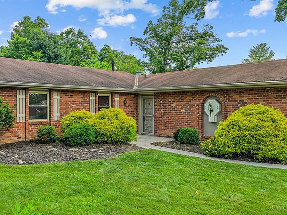3rd image of 741 Stuart Ln