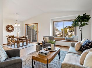 5512 Sanibel Dr, Minnetonka, MN 55343