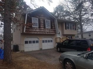 159 Torpedo Rd, Manahawkin, NJ 08050