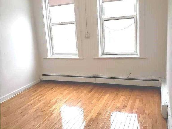 3rd image of 8409 Jamaica Ave