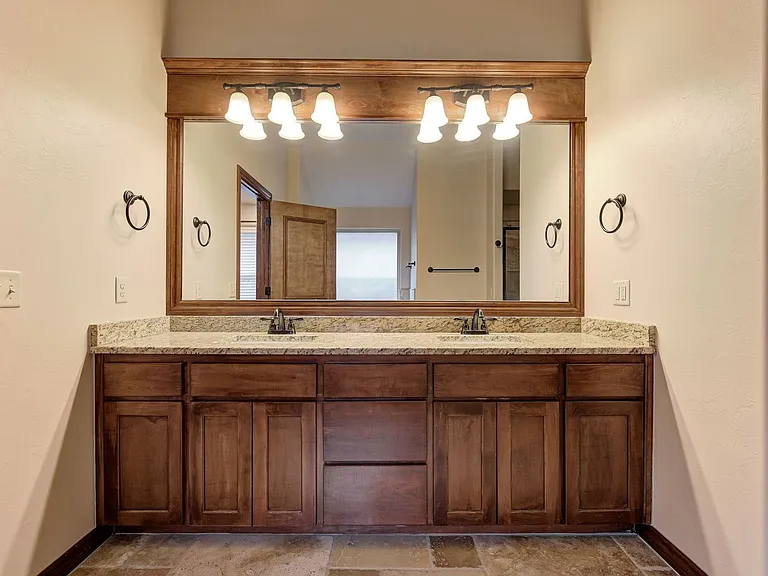 18520 Haslemere Ln — Photo 25