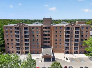 3915 Southwinds Dr #703, Windsor, ON N9G 2S8