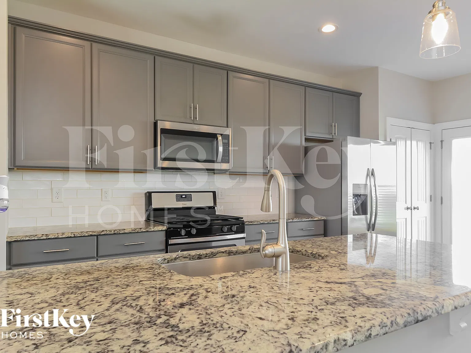 5 bed, 3.0 bath, 1833 sqft, $1,830 — Photo 4