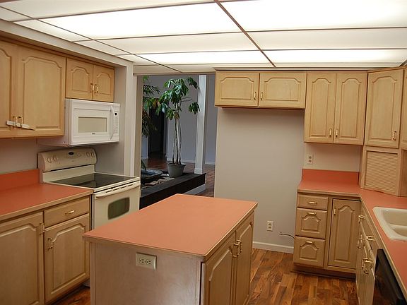 3rd image of 2618 Woodstone Dr