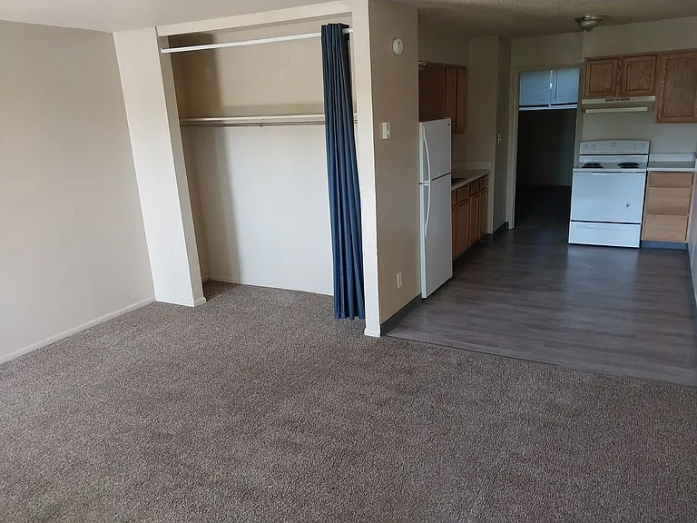 220 N 4th St #3 — Photo 7