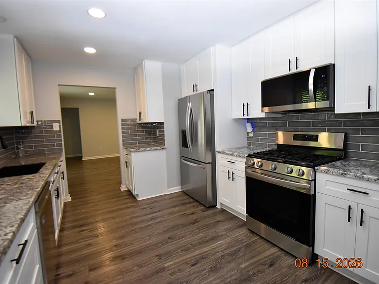 15711 Blackhawk Blvd — Photo 5