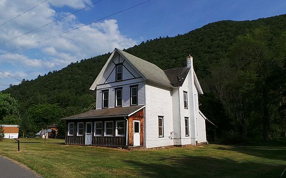 4th image of 60 Railroad St