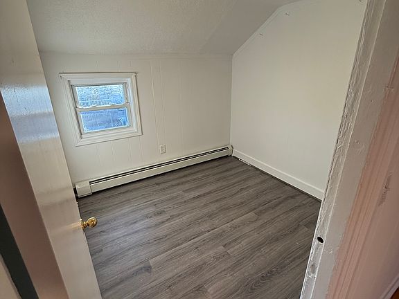 3rd image of 324 Admiral St Floor 2