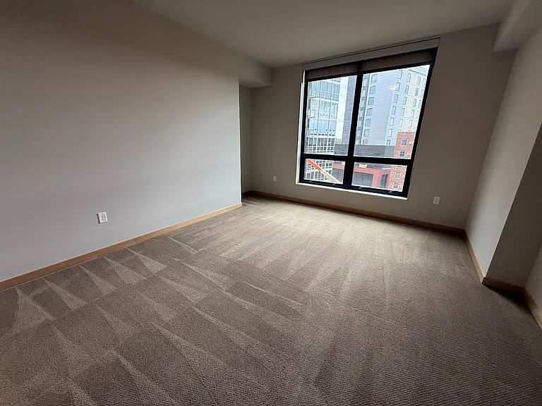 Venture Luxury High Rise — Photo 172