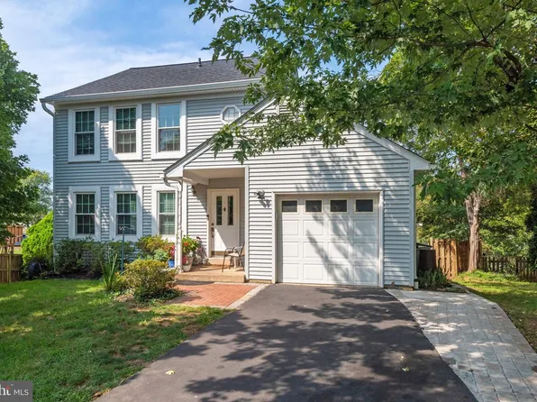 9208 Robin Lynn Ct, Manassas, VA 20110