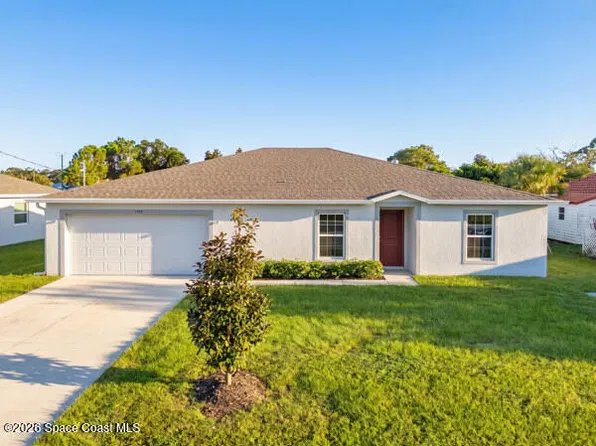 1390 Schumann Dr, Sebastian, FL 32958